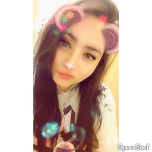 Meet your Posher, Abril